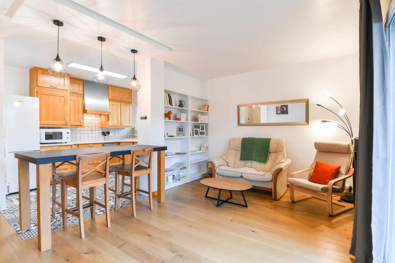 Nice Apartment With Balcony Very Close To The City Center Annecy Exteriör bild