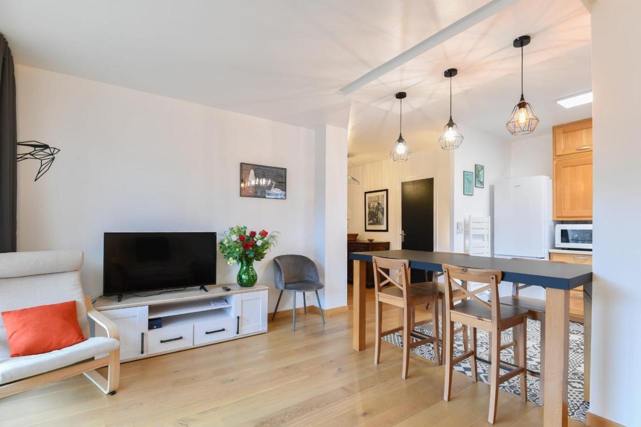Nice Apartment With Balcony Very Close To The City Center Annecy Exteriör bild