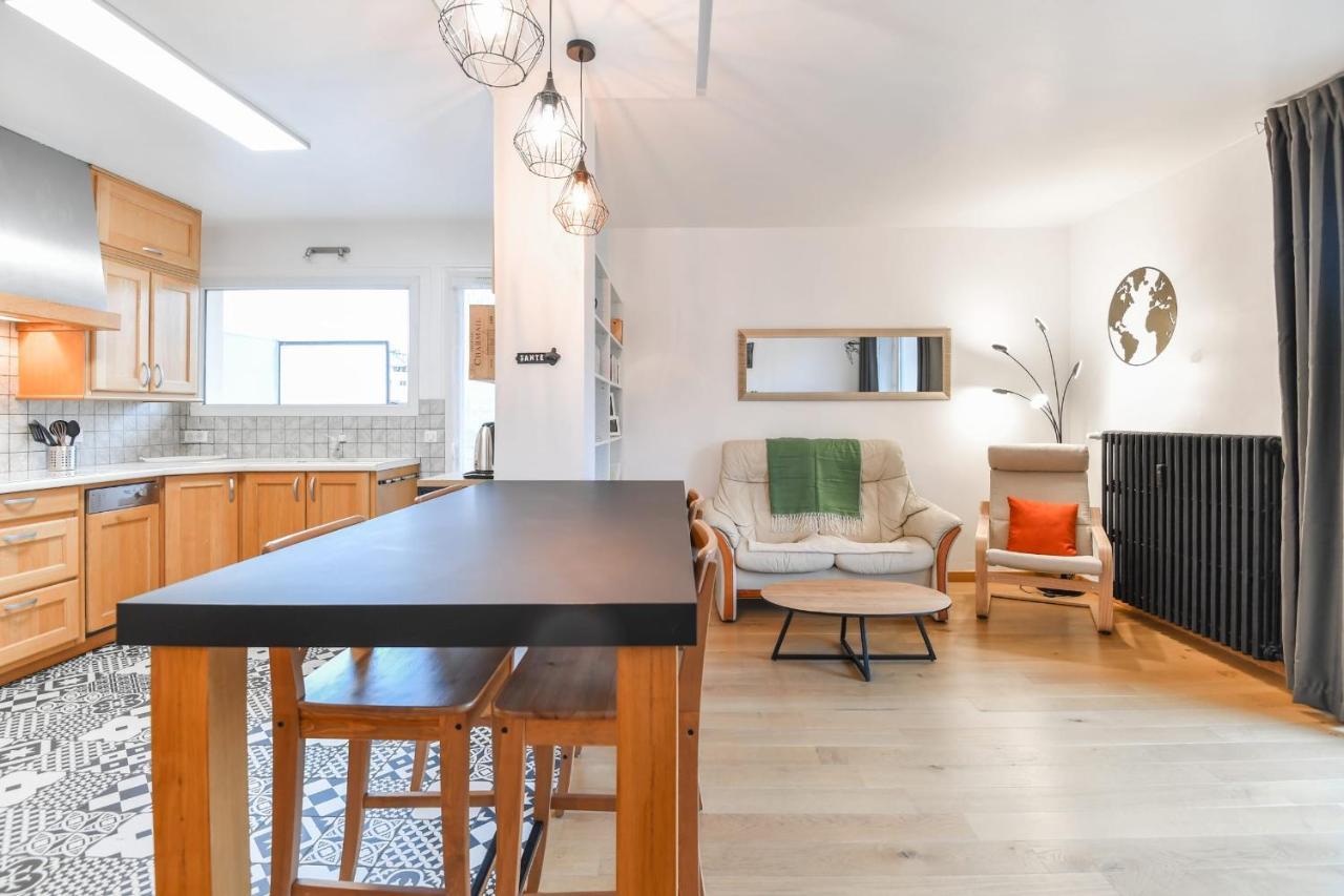 Nice Apartment With Balcony Very Close To The City Center Annecy Exteriör bild