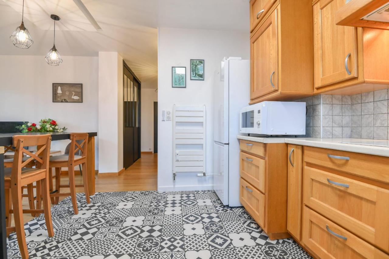 Nice Apartment With Balcony Very Close To The City Center Annecy Exteriör bild