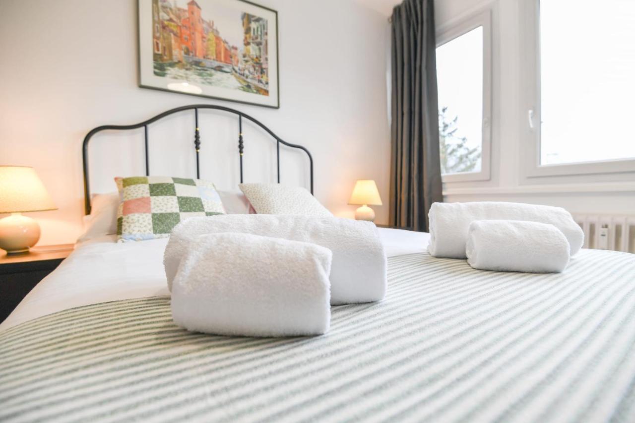 Nice Apartment With Balcony Very Close To The City Center Annecy Exteriör bild